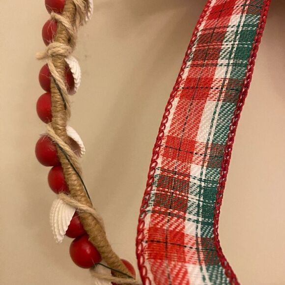 Handcrafted Seashell and Red‎ Beads Christmas Holiday Wreath 9” - Picture 8 of 11